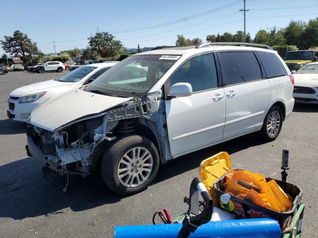 TOYOTA SIENNA XLE