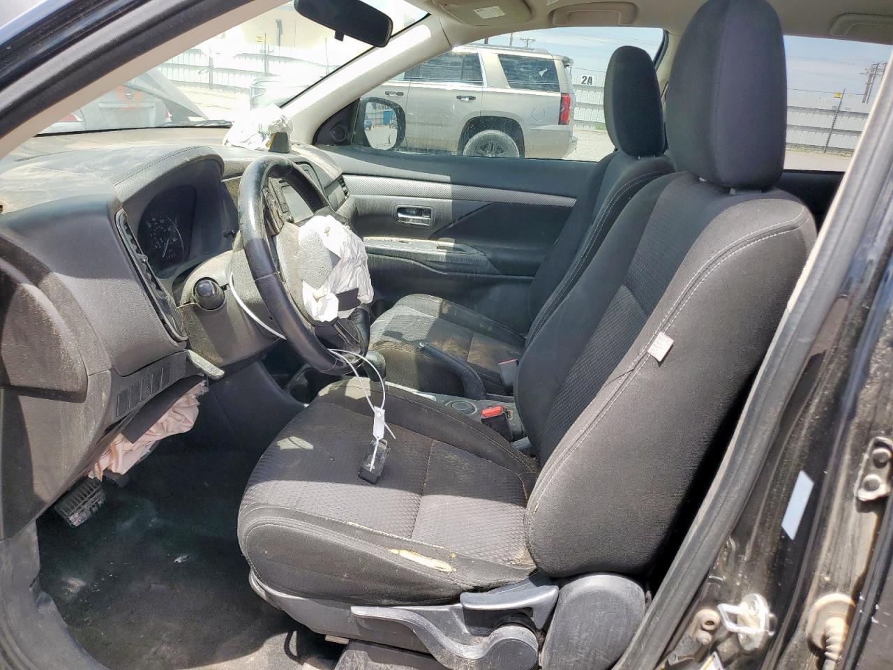 MITSUBISHI OUTLANDER SE