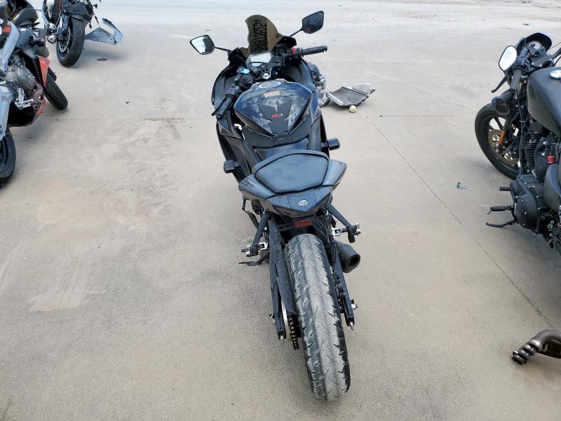 2021 YAMAHA YZFR3 A MH3RH18Y5MK007876