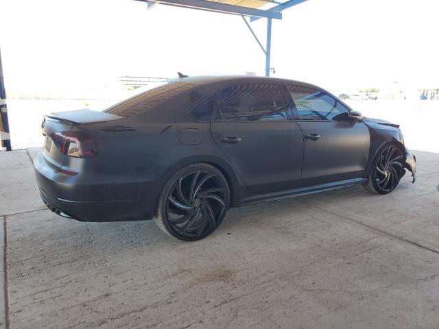 2017 VOLKSWAGEN PASSAT R-L 1VWDT7A36HC072290