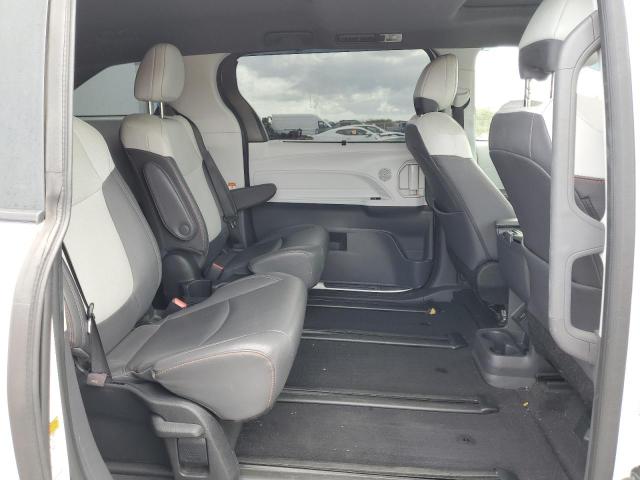 2022 TOYOTA SIENNA XSE 5TDDRKEC5NS133153