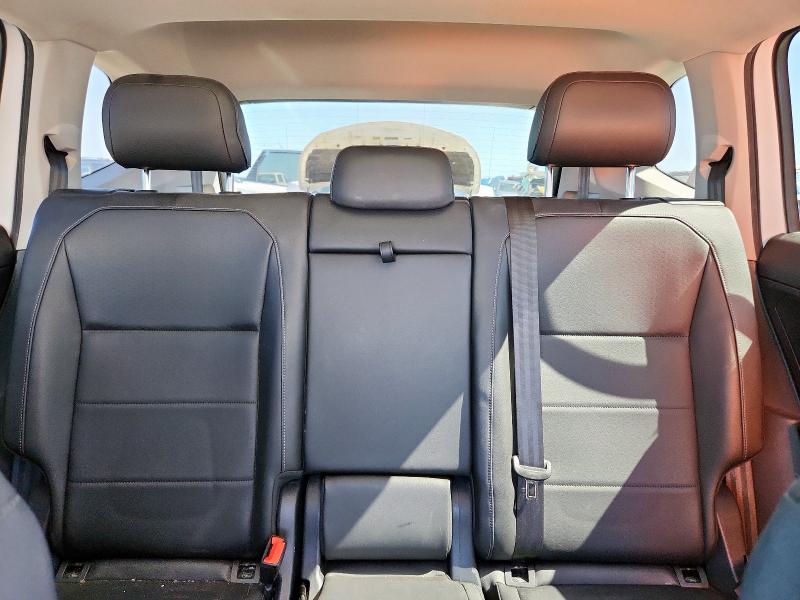 2018 VOLKSWAGEN TIGUAN SE - 3VV3B7AX5JM186484