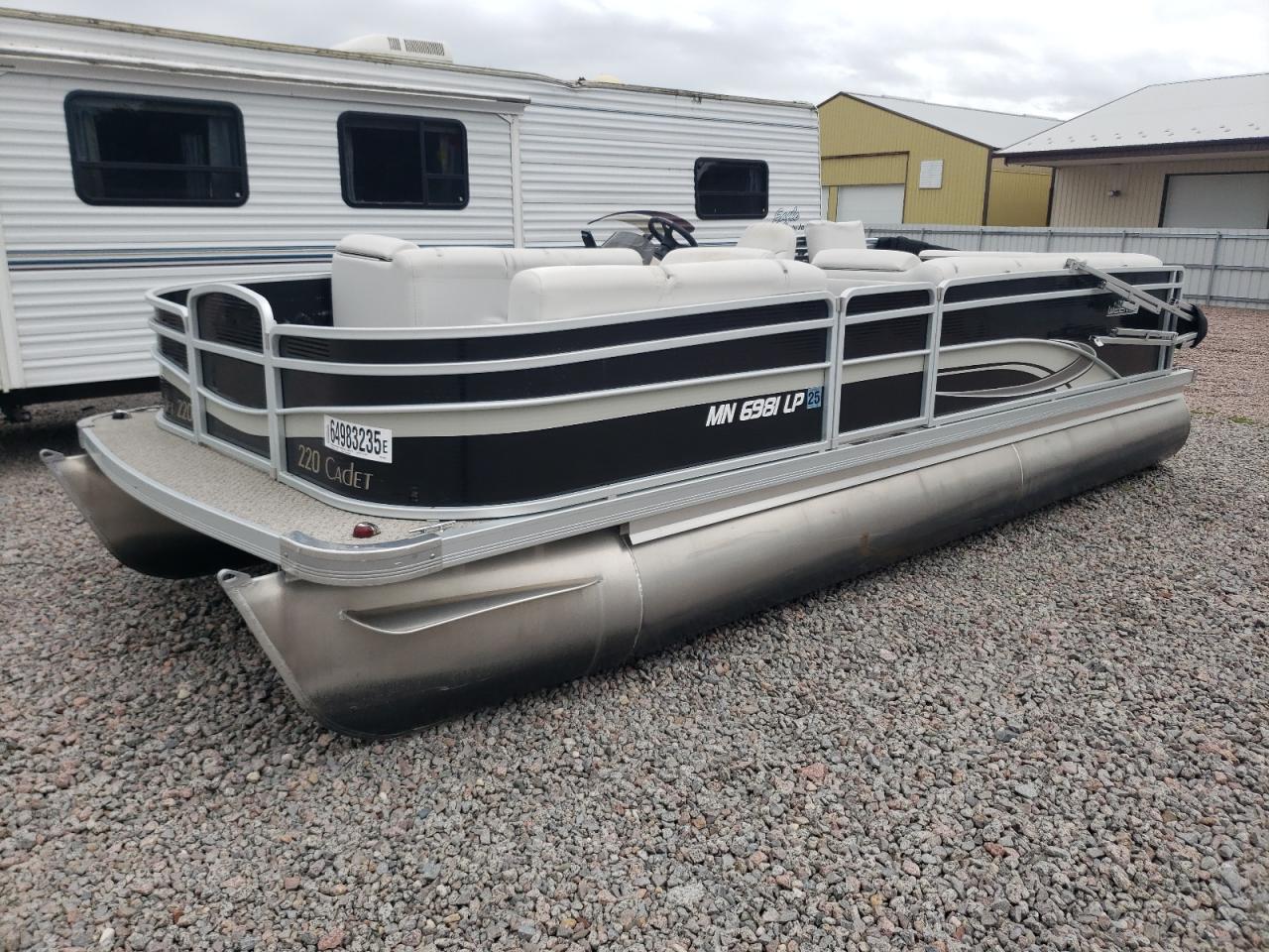 Lot #3269937023 2016 WEERES PONTOON 220 CADET CRUISE