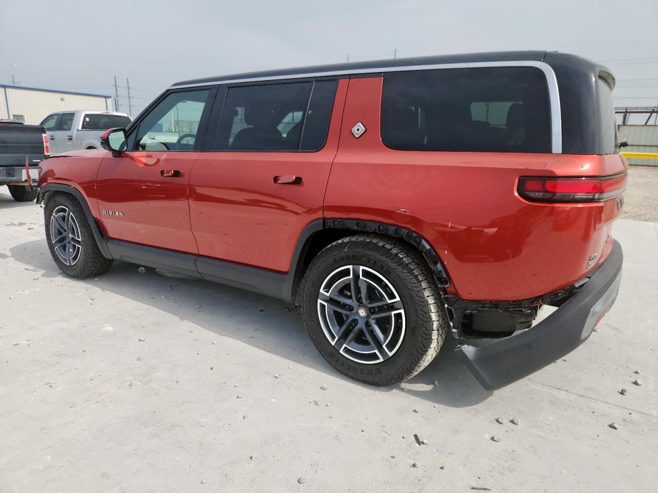 RIVIAN R1S ADVENTURE