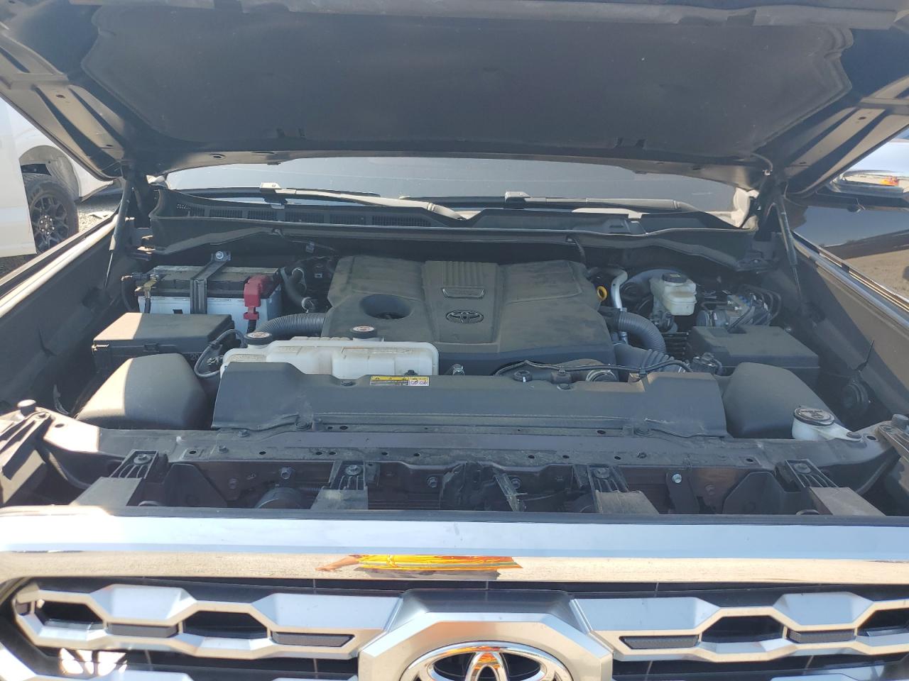 TOYOTA TUNDRA CREWMAX PLATINUM