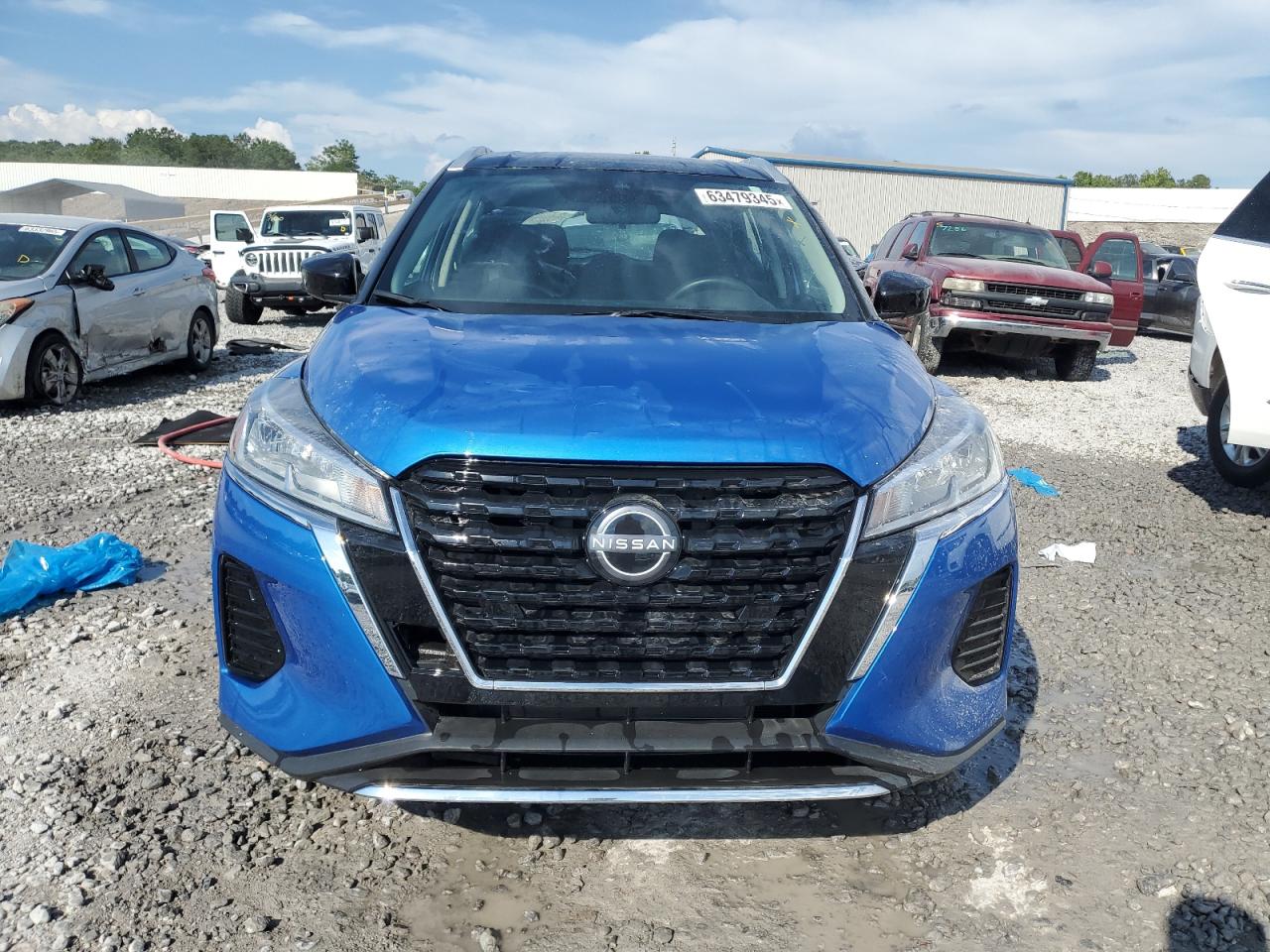 NISSAN KICKS SV