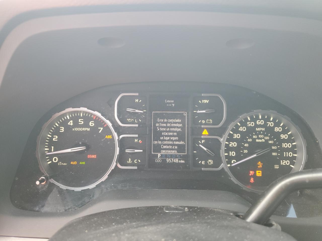 TOYOTA TUNDRA CREWMAX SR5