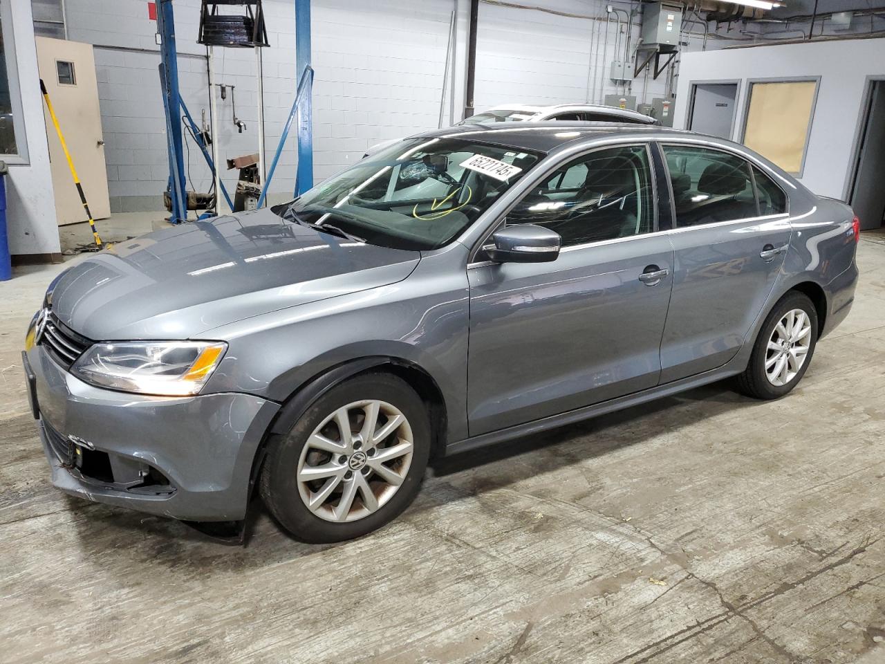 VOLKSWAGEN JETTA SE