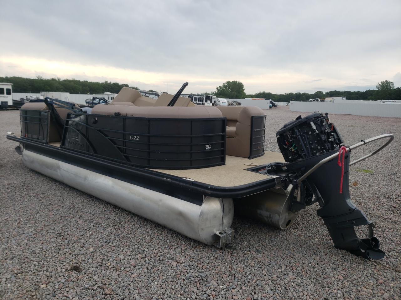 Lot #3225846585 2017 BENNINGTON MARINE PONTOON