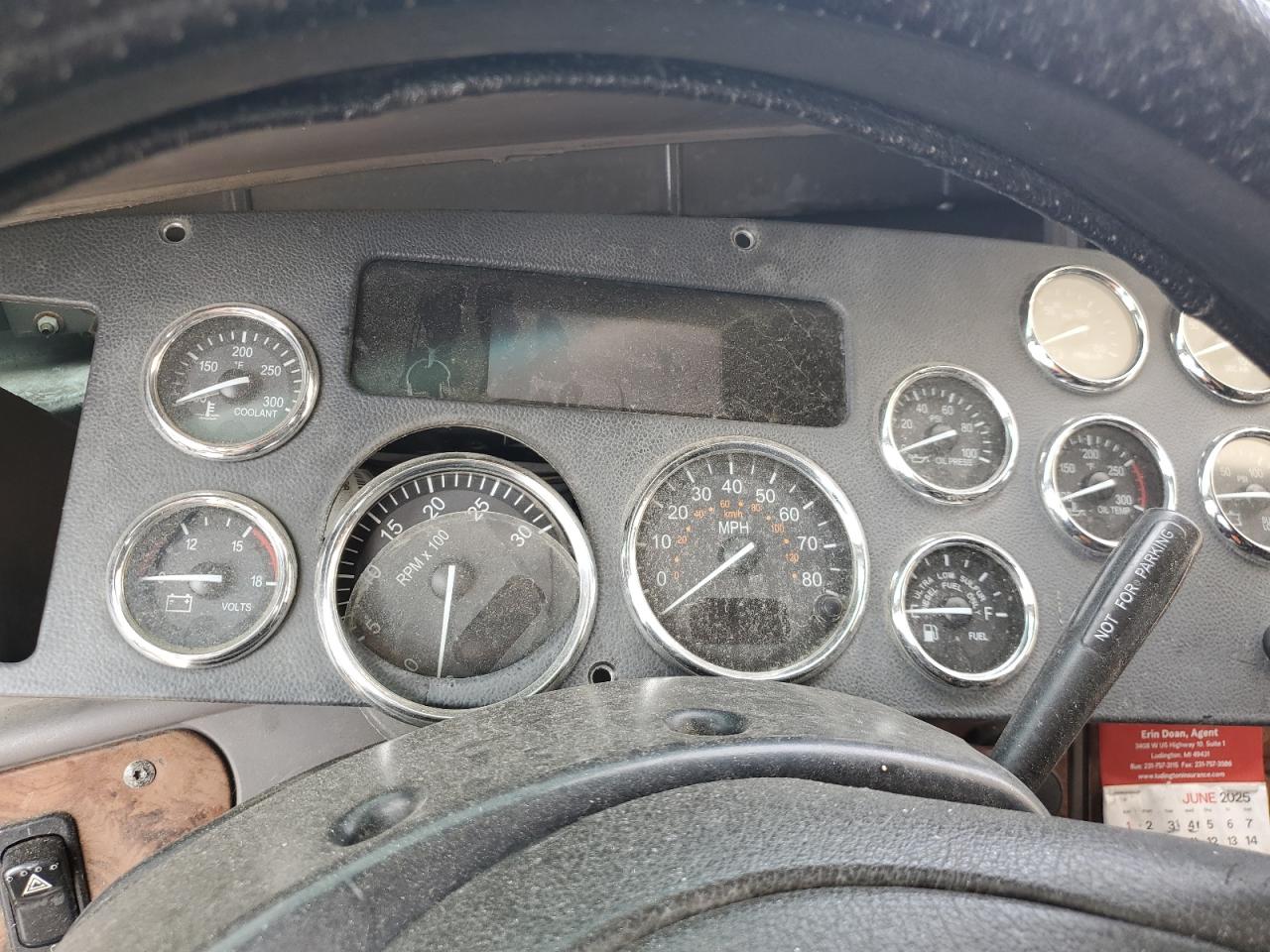 Lot #3240987186 2011 PETERBILT 387