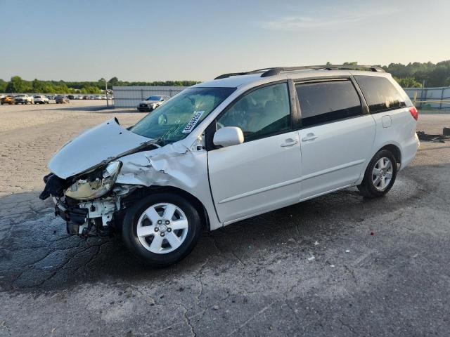 TOYOTA SIENNA XLE