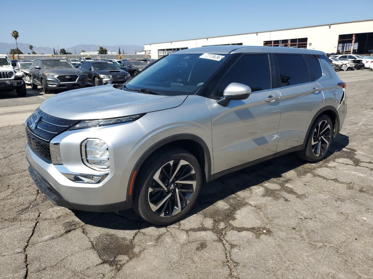 MITSUBISHI OUTLANDER ES