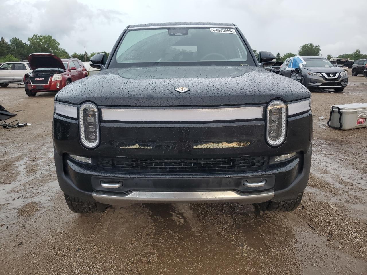 RIVIAN R1S ADVENTURE