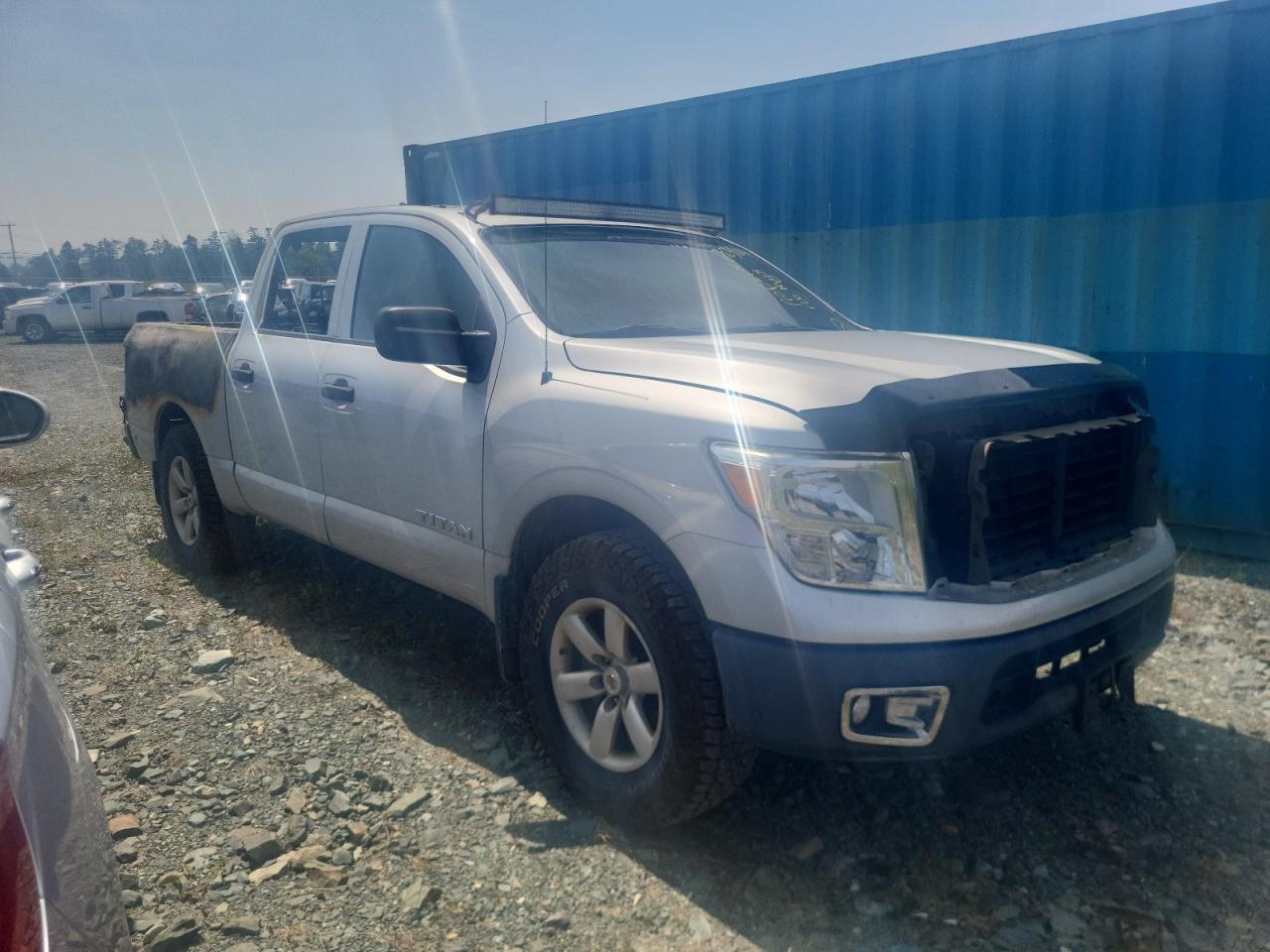 NISSAN TITAN S