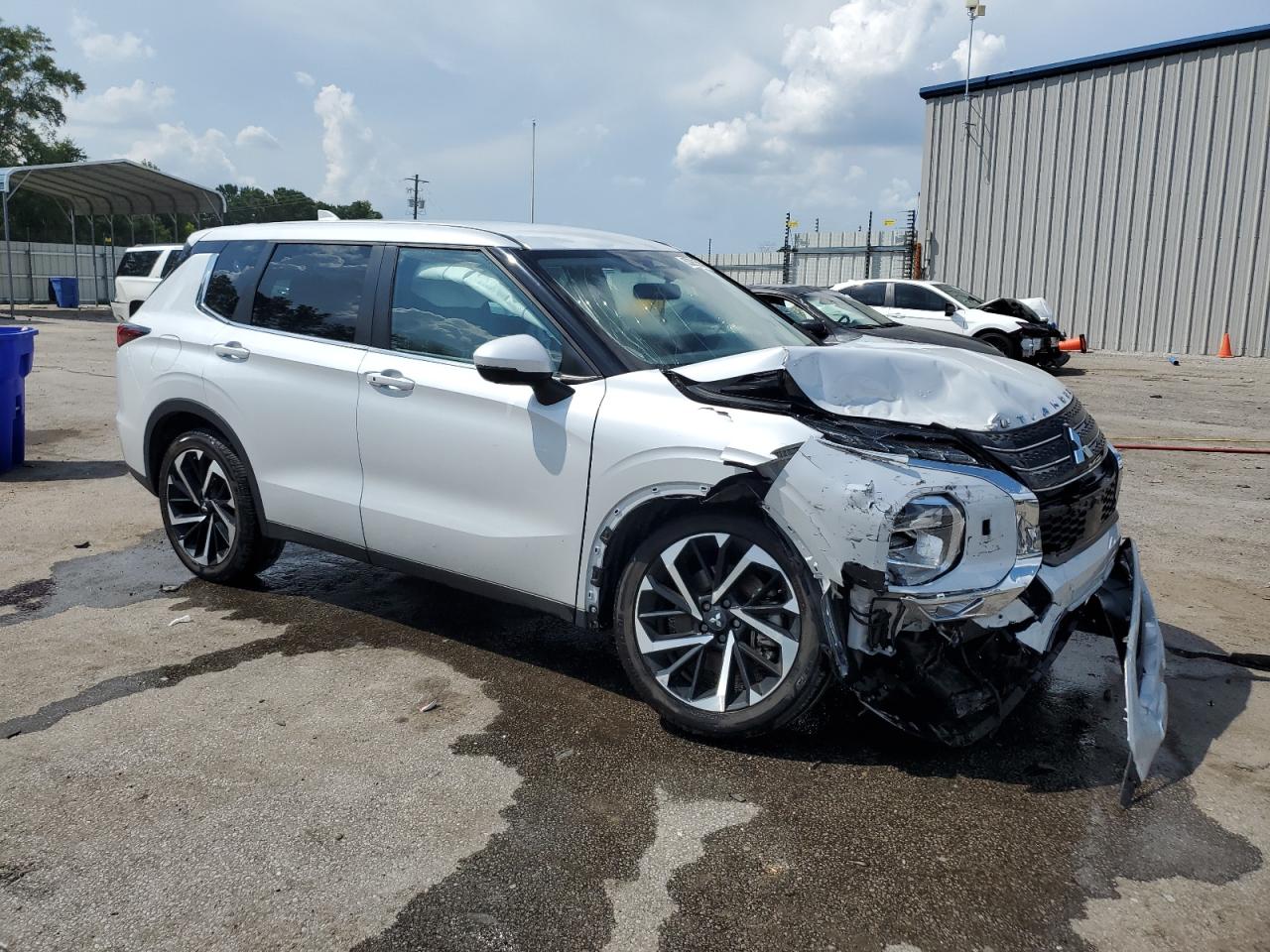 MITSUBISHI OUTLANDER SE