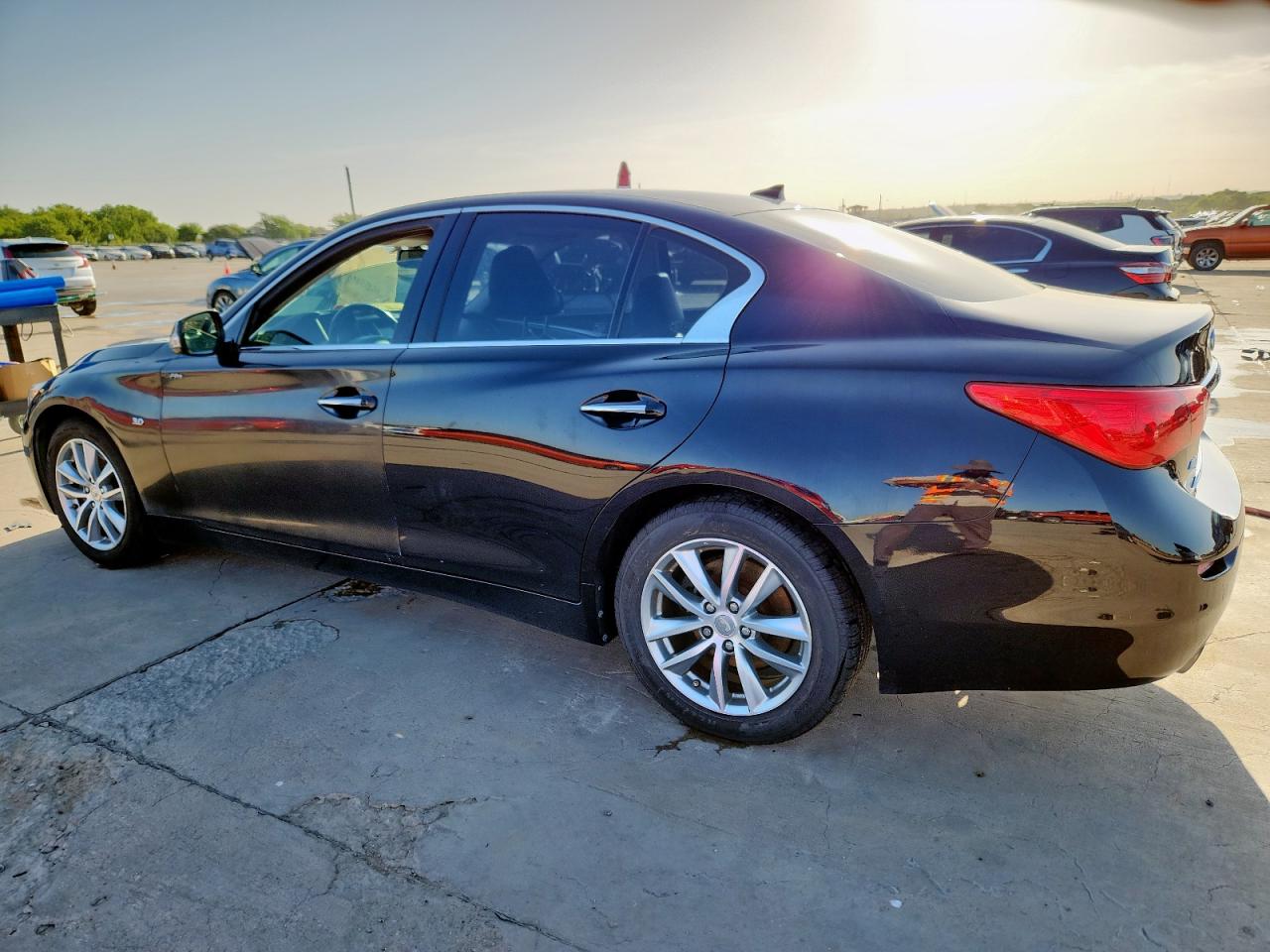 INFINITI Q50 PREMIUM