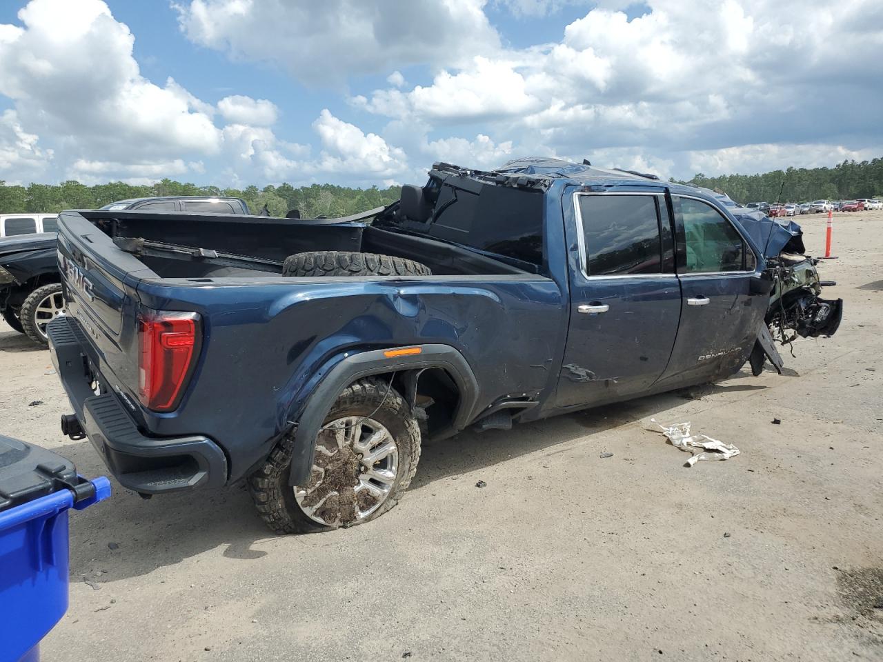 GMC SIERRA K2500 DENALI