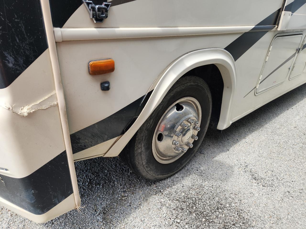 Lot #3208284450 2018 FORD F53