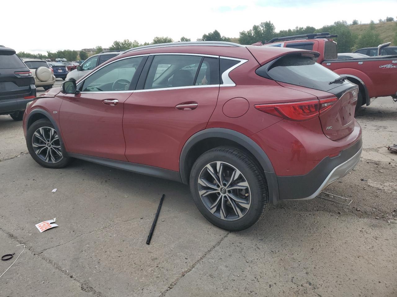 INFINITI QX30 BASE