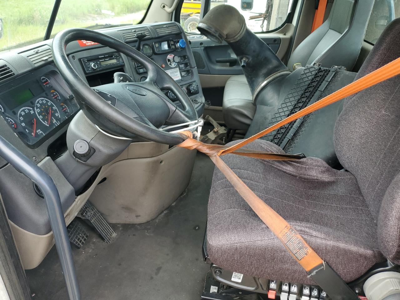 Lot #3248528600 2016 FREIGHTLINER CASCADIA