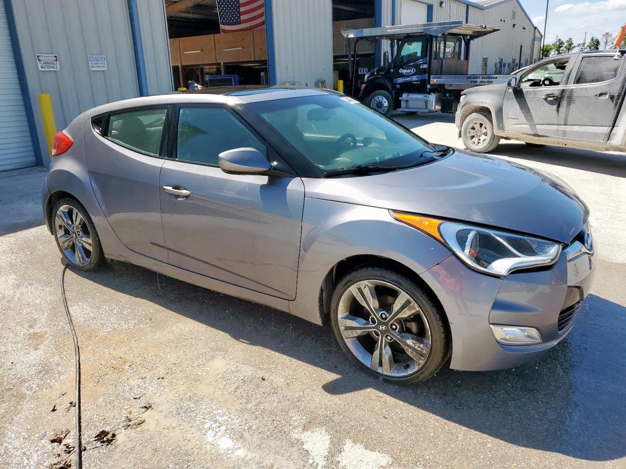 HYUNDAI VELOSTER