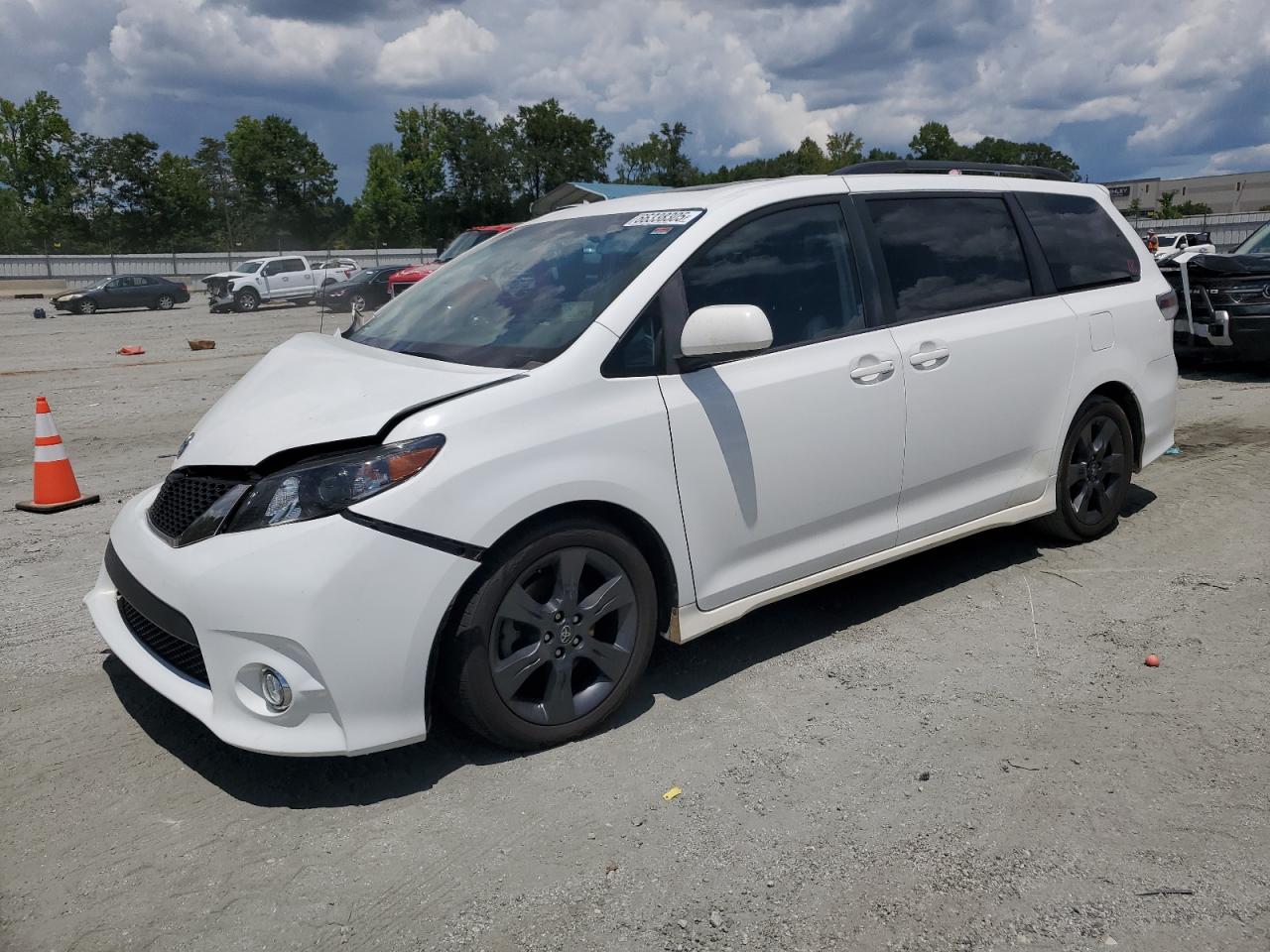TOYOTA SIENNA SPORT