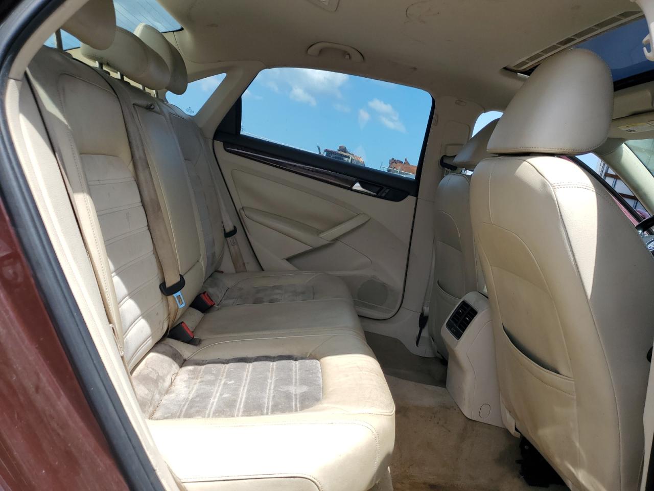 Lot #3239441697 2013 VOLKSWAGEN PASSAT SEL