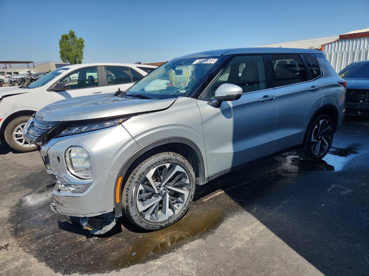 MITSUBISHI OUTLANDER SE