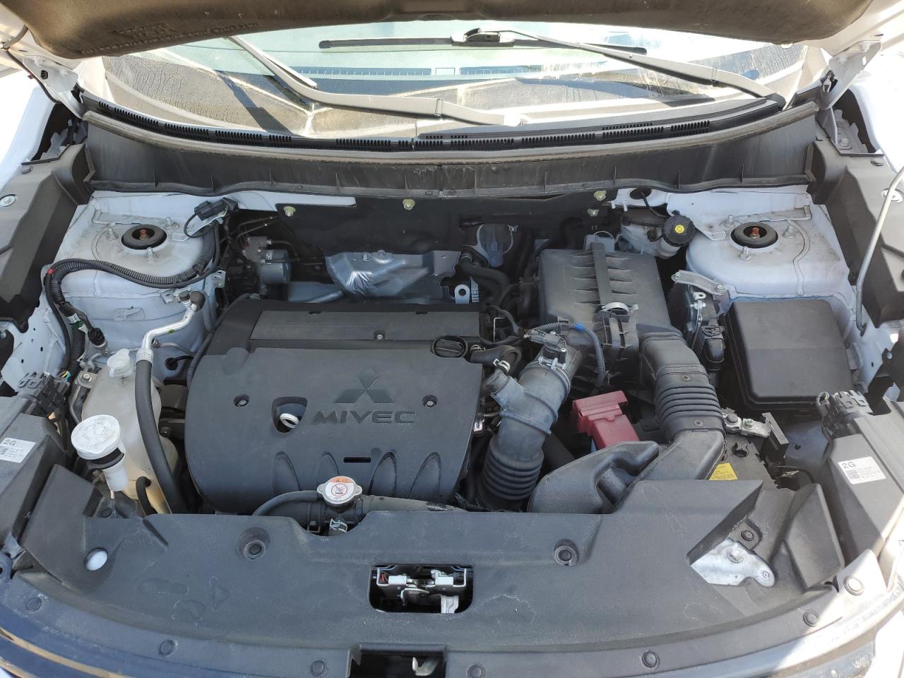 MITSUBISHI OUTLANDER ES