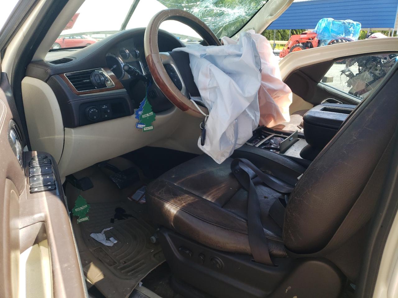 CADILLAC ESCALADE ESV PLATINUM