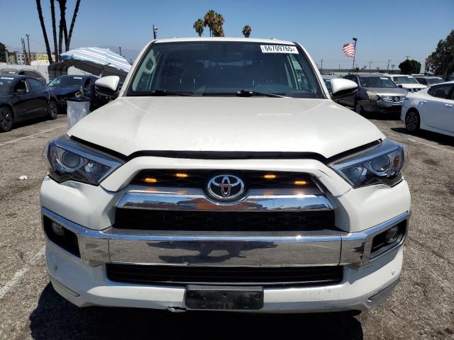 2018 TOYOTA 4RUNNER SR JTEBU5JR8J5588155