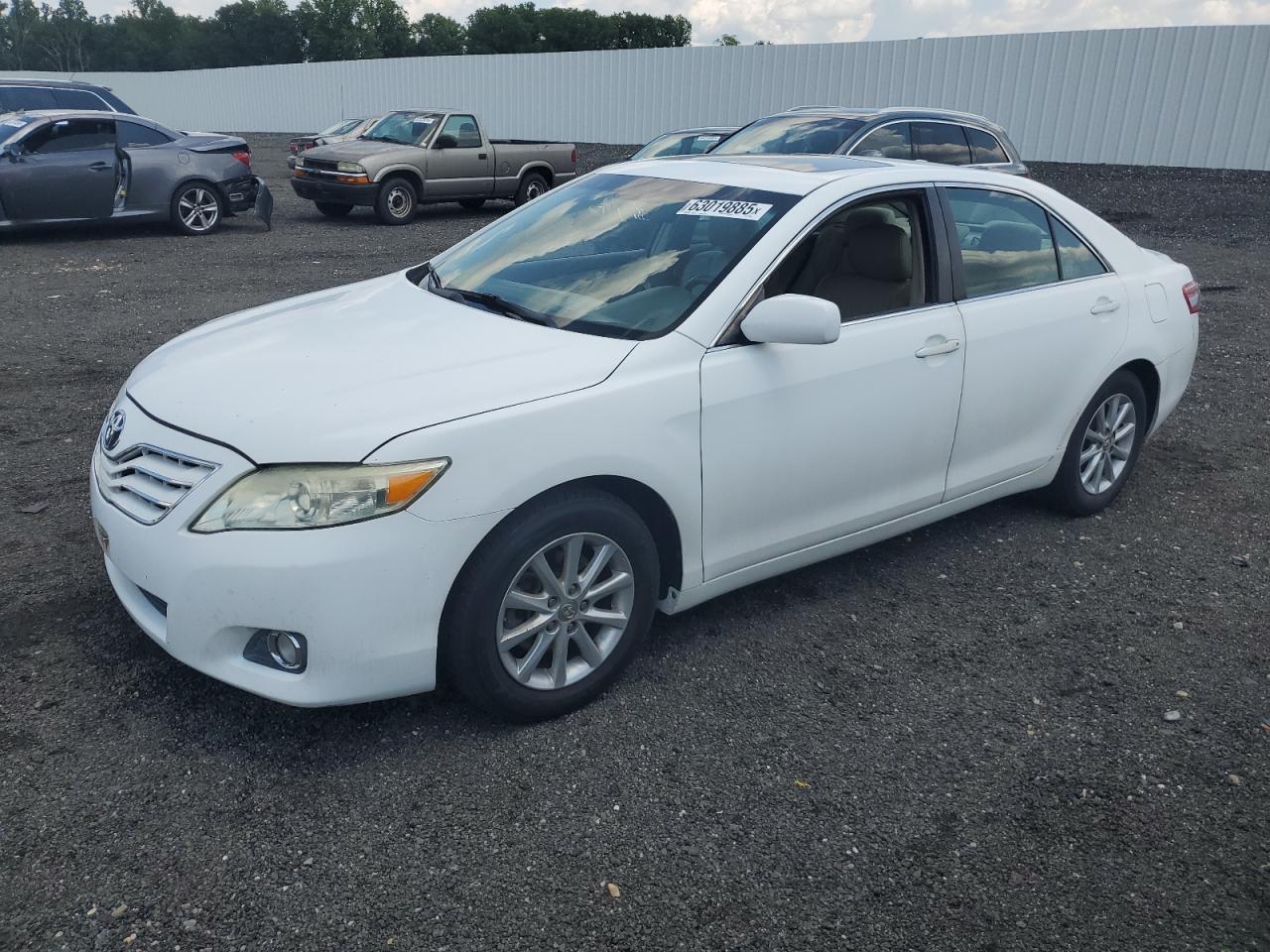 TOYOTA CAMRY BASE