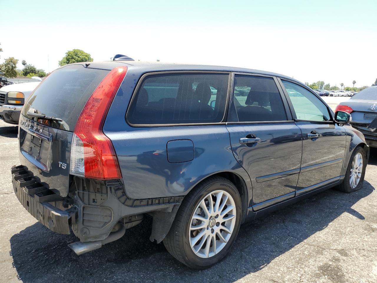VOLVO V50 T5
