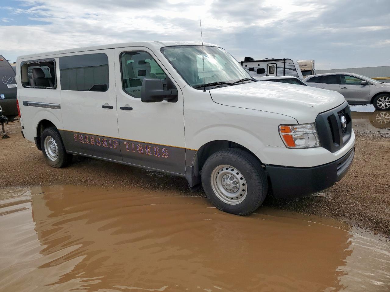 NISSAN NV3500 3500 S