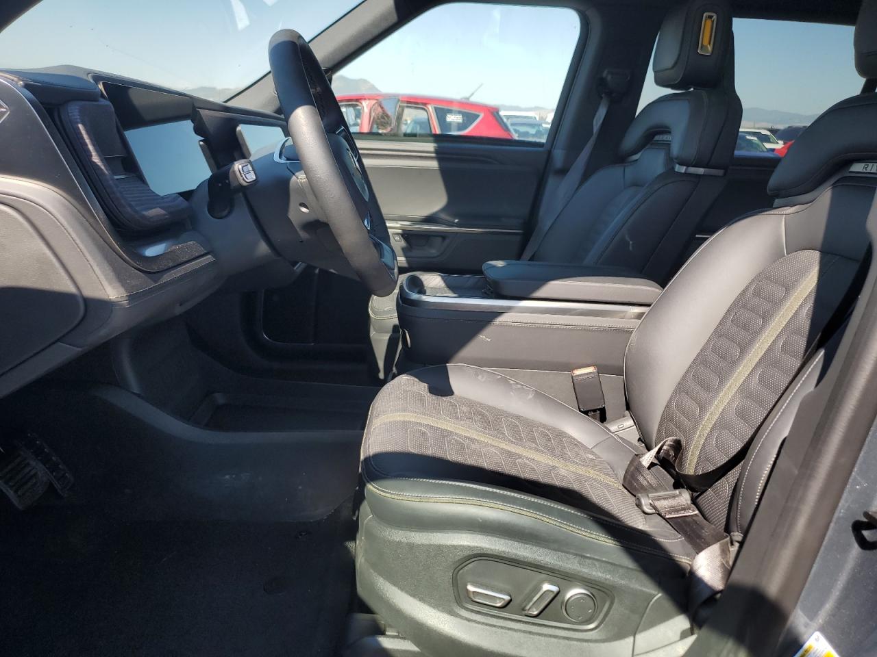 RIVIAN R1S ADVENTURE