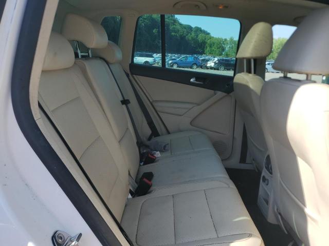 2011 VOLKSWAGEN TIGUAN S - WVGAV7AXXBW551560