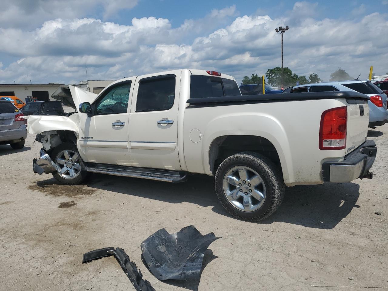 GMC SIERRA C1500 SLT