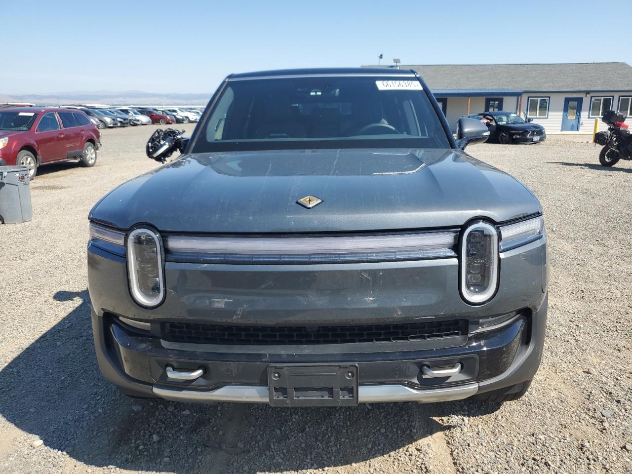 RIVIAN R1S ADVENTURE
