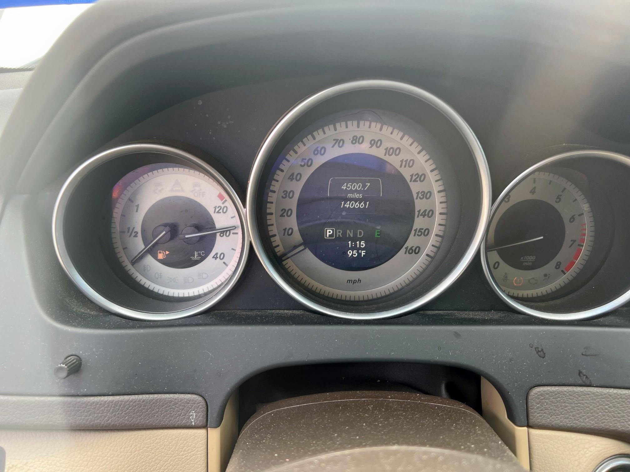 2014 MERCEDES-BENZ C 250 - WDDGF4HB4EA960827