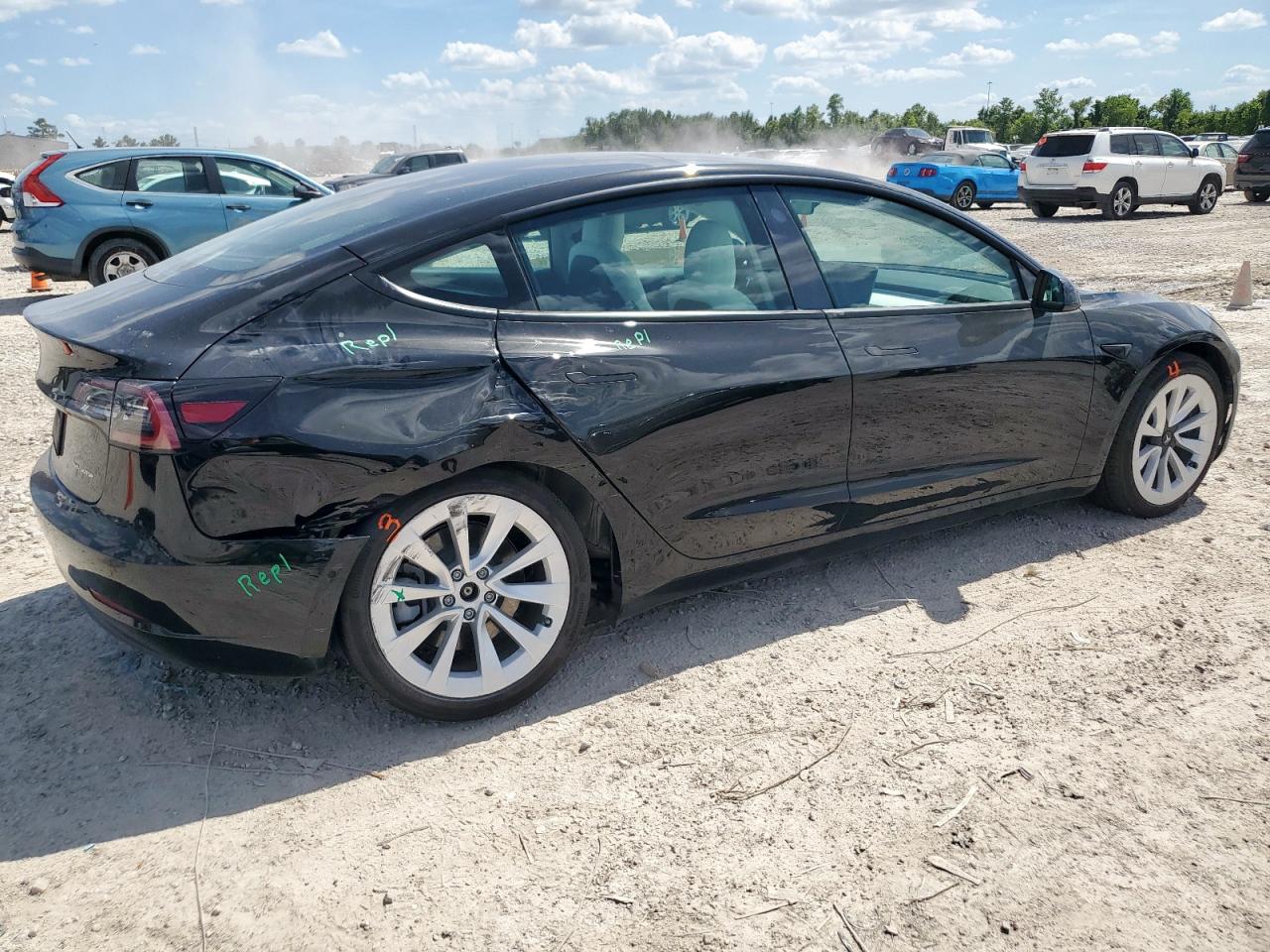 TESLA MODEL 3