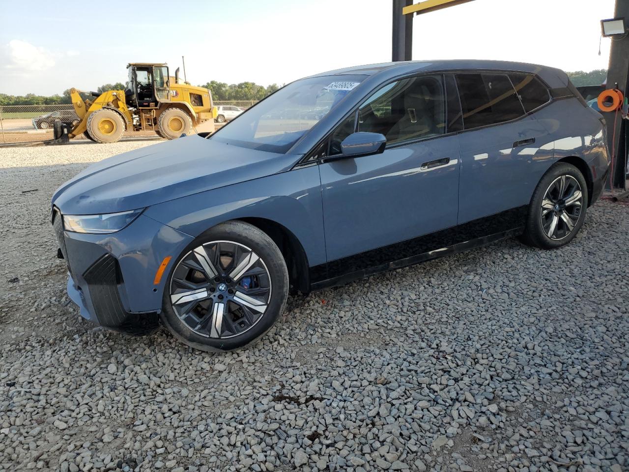 BMW IX M60