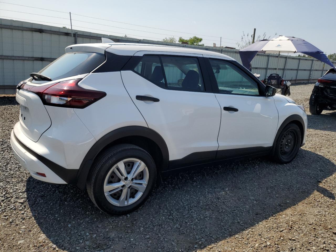 NISSAN KICKS S
