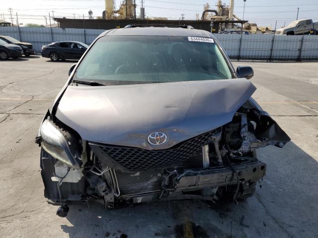 2017 TOYOTA SIENNA SE 5TDXZ3DC9HS817678