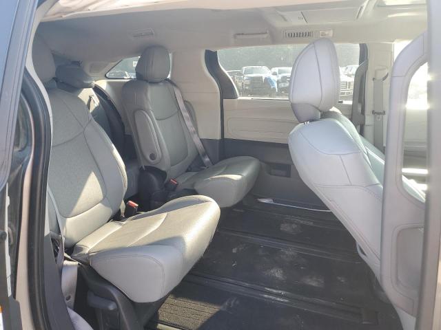 2024 TOYOTA SIENNA LIM 5TDZSKFC2RS114722