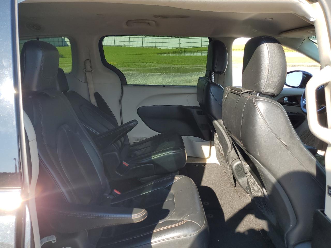 CHRYSLER PACIFICA TOURING L