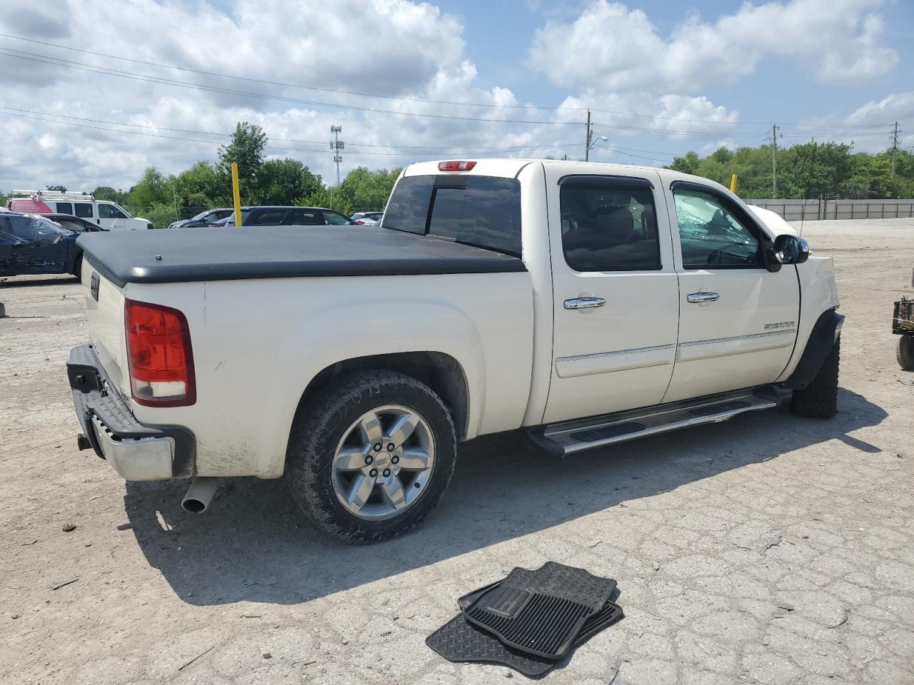 GMC SIERRA C1500 SLT