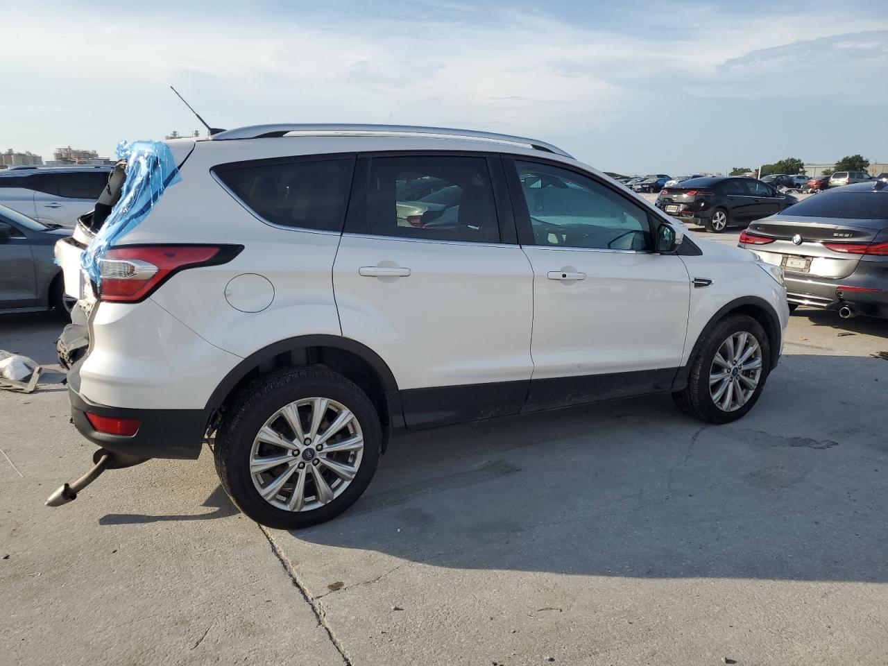 FORD ESCAPE TITANIUM