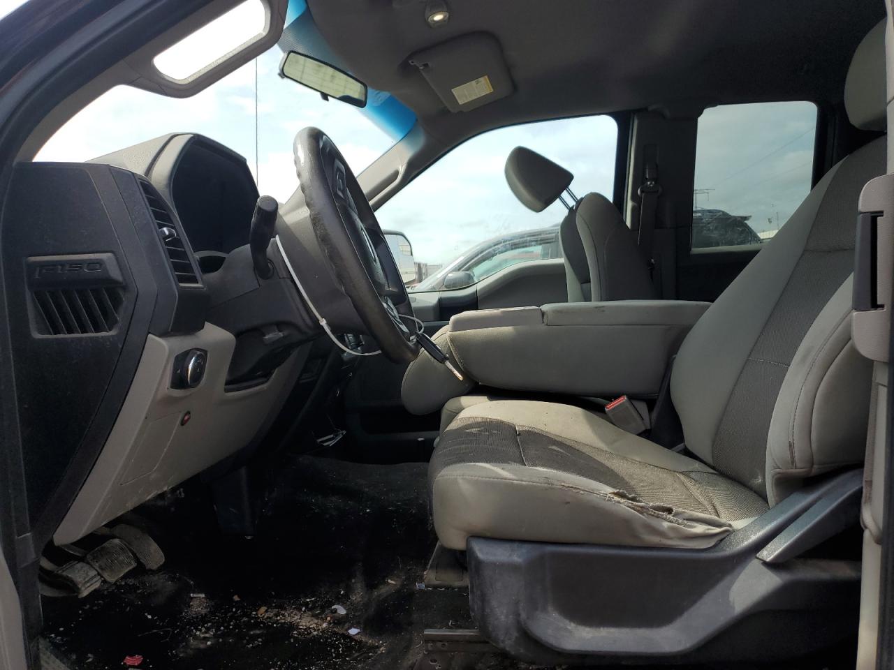 FORD F-150 SUPER CAB