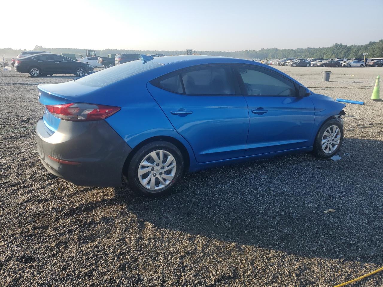 HYUNDAI ELANTRA SE