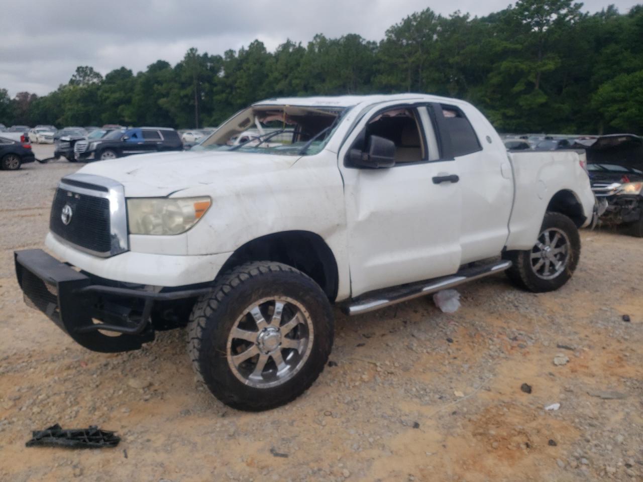 TOYOTA TUNDRA DOUBLE CAB SR5